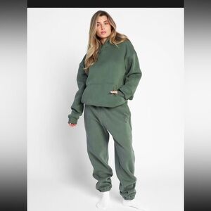 Comfrt Standard Forest Green Hoodie and Sweatpants Set